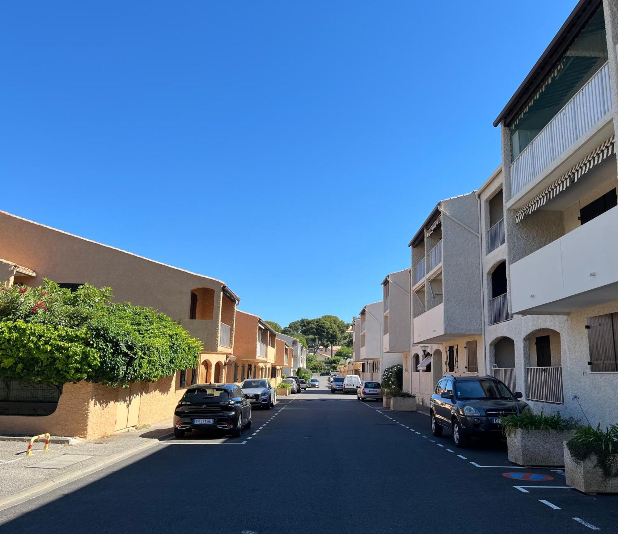Studio Cosy En Bord De Mer Saint-Cyr-sur-Mer Exterior photo